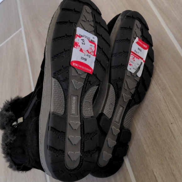 Staheekum Olivia Ankle Bootie NEW Sz: 7 Cow Suede - Picture 9 of 10